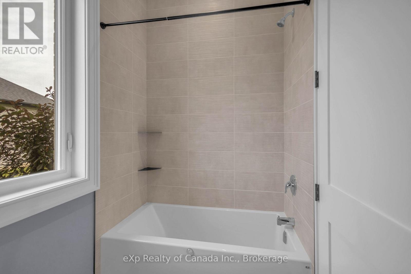 3 CLOVER LANE - Image 35