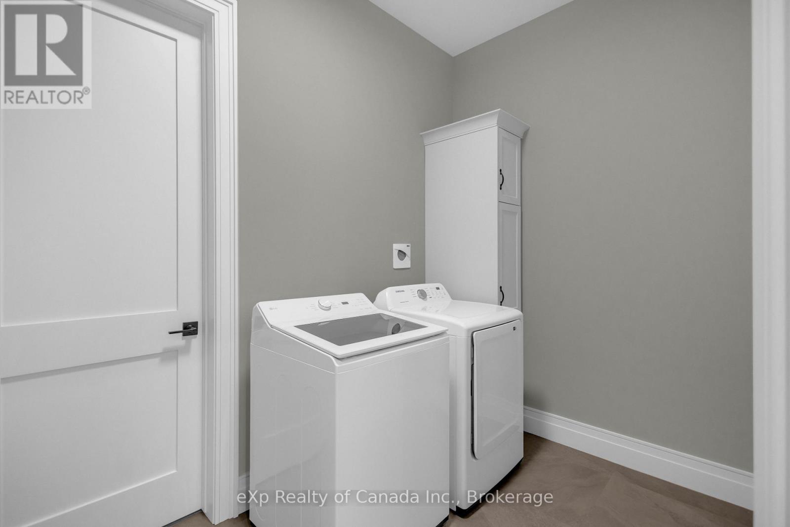 3 CLOVER LANE - 37