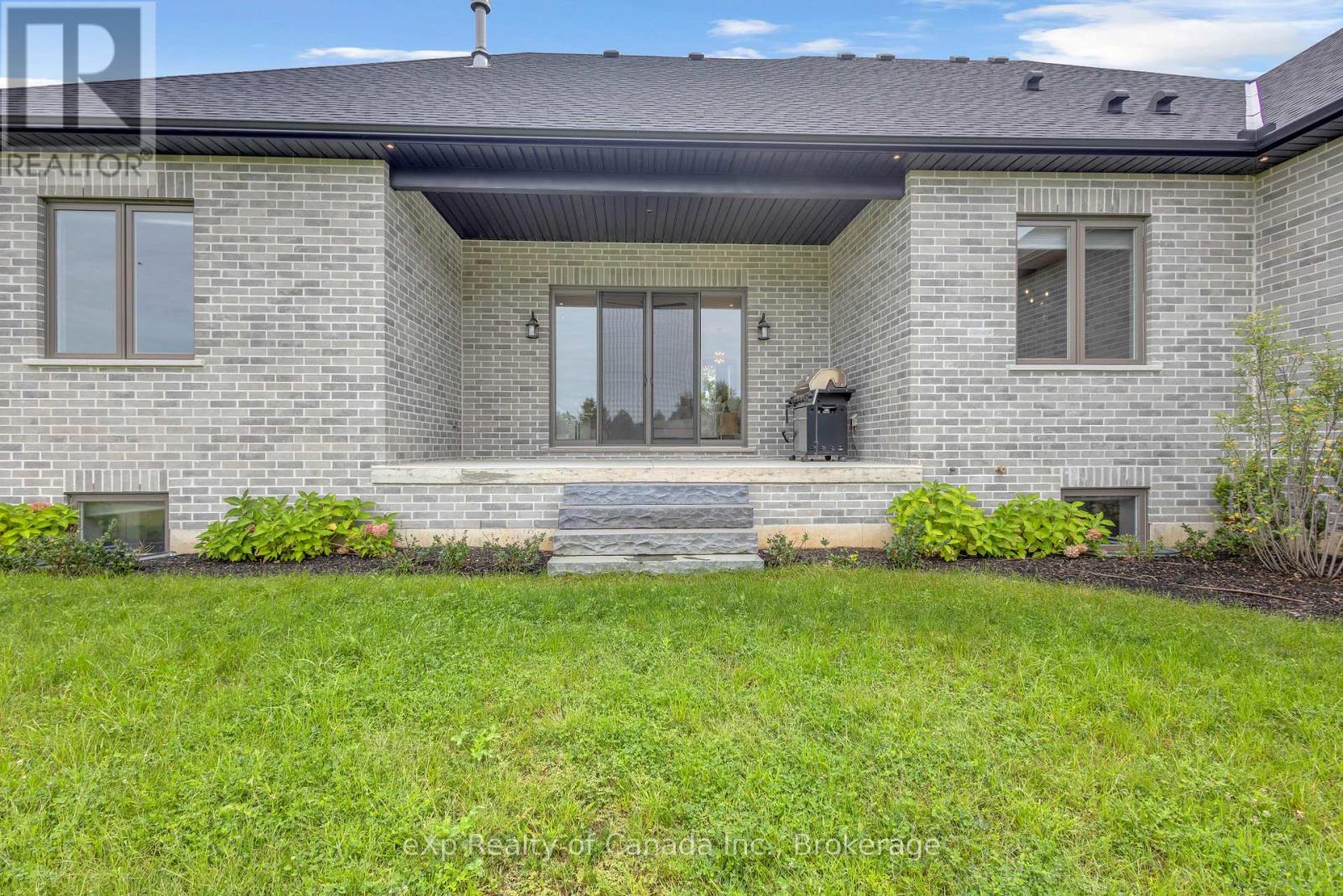 3 CLOVER LANE - 5