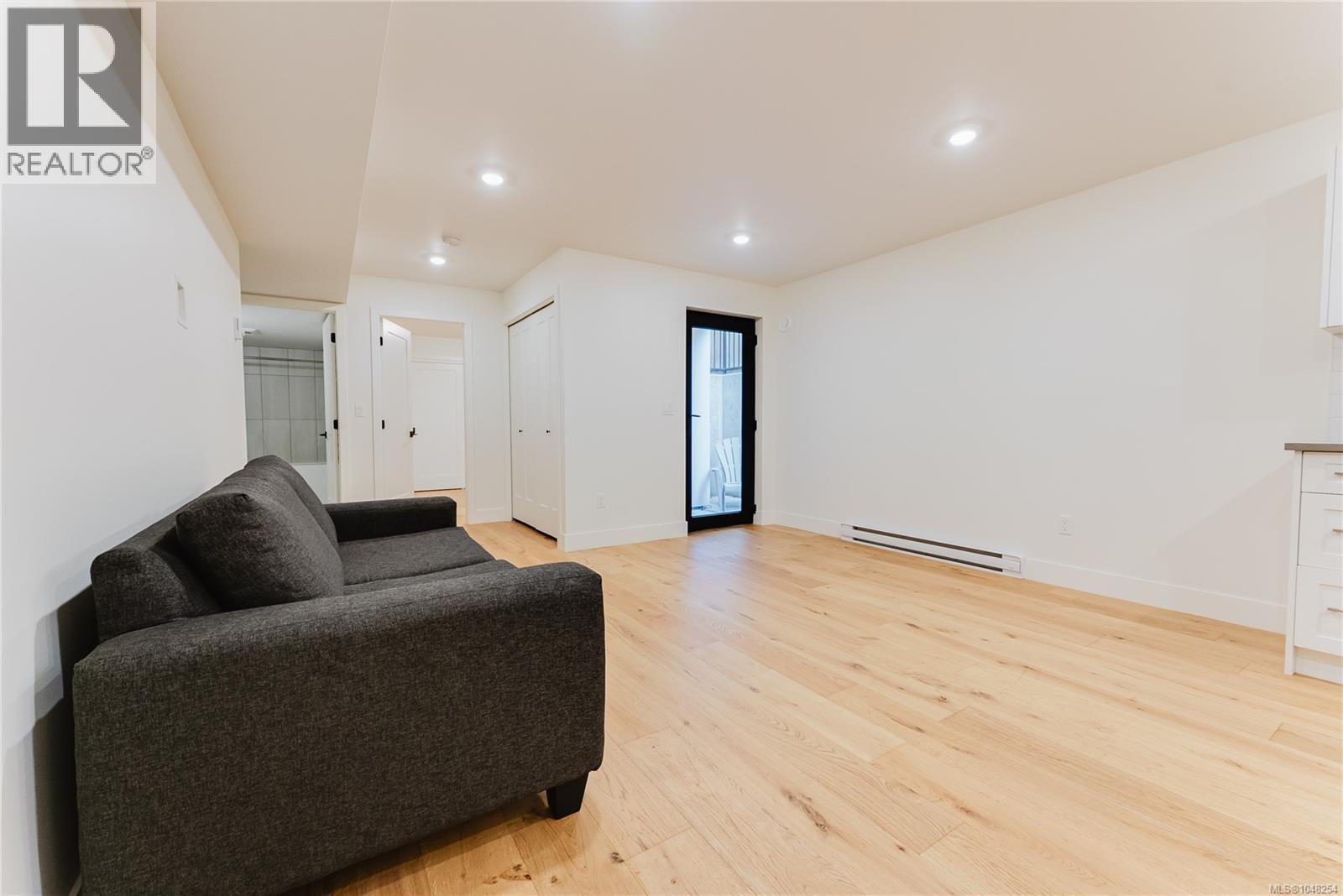 63 Boyd St - 40