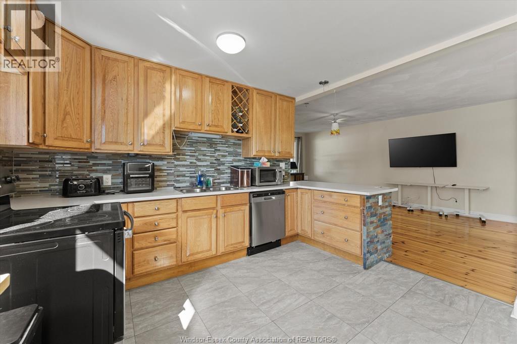 2485 FRONT ROAD - 11