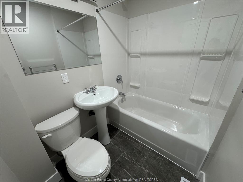 1462 Labadie - Image 25