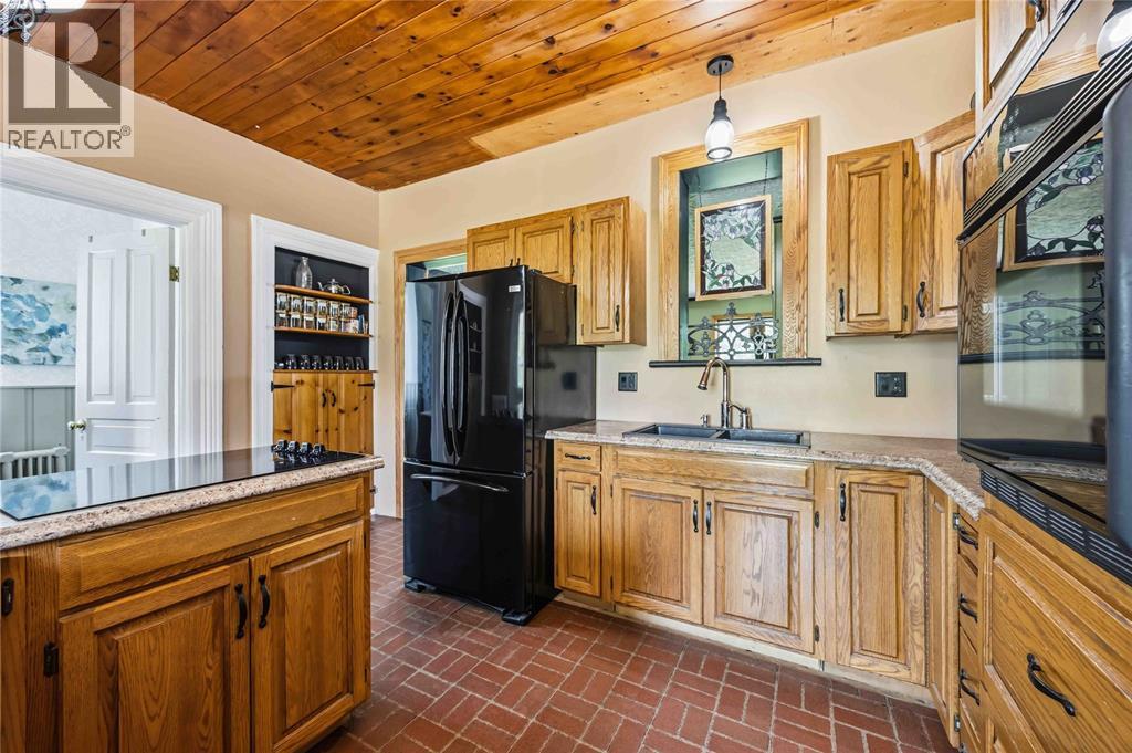 6752 Camlachie ROAD, Plympton-Wyoming — photo 9