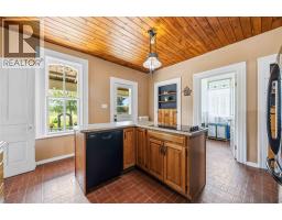 6752 Camlachie Road, Plympton Wyoming, ON N0N1E0 Photo 12