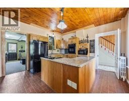 Family room - 6752 Camlachie Road, Plympton Wyoming, ON N0N1E0 Photo 8