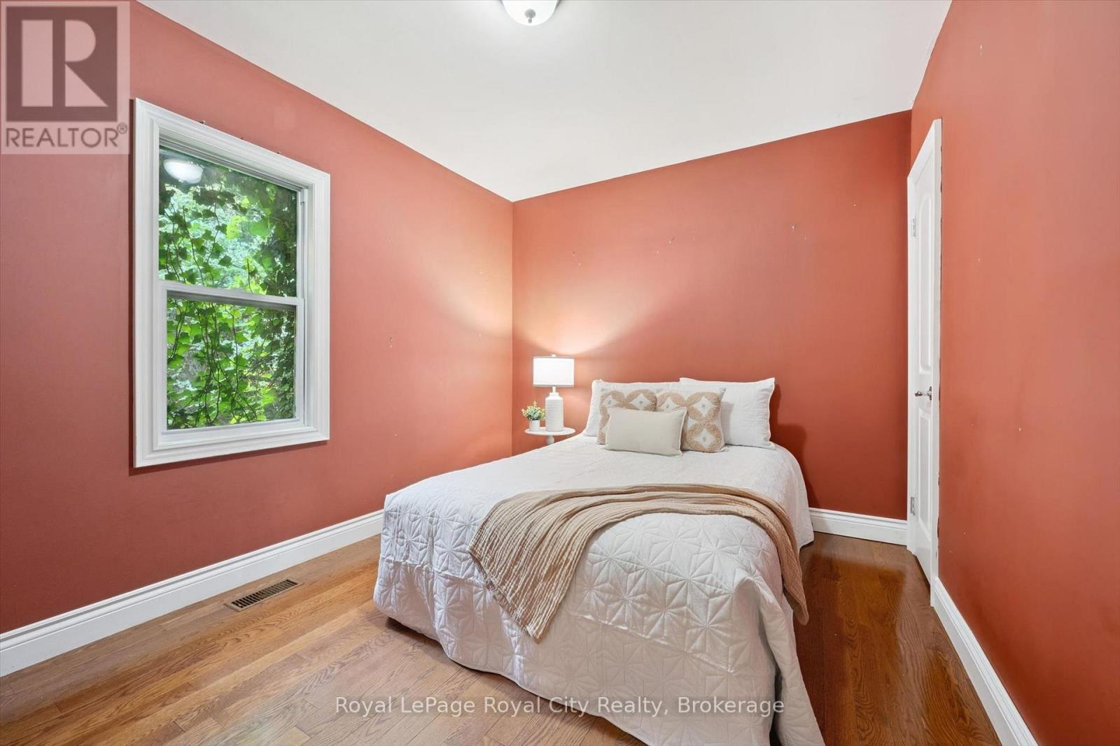 194 GROVE STREET - Image 19