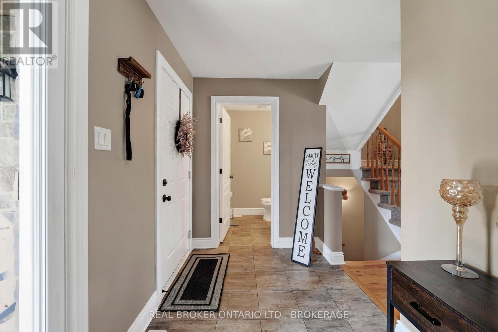 1164 CLEMENT COURT, Cornwall — photo 4
