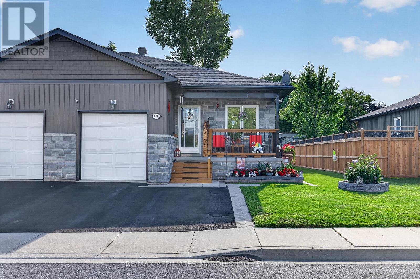 631 ST LAWRENCE STREET - 2