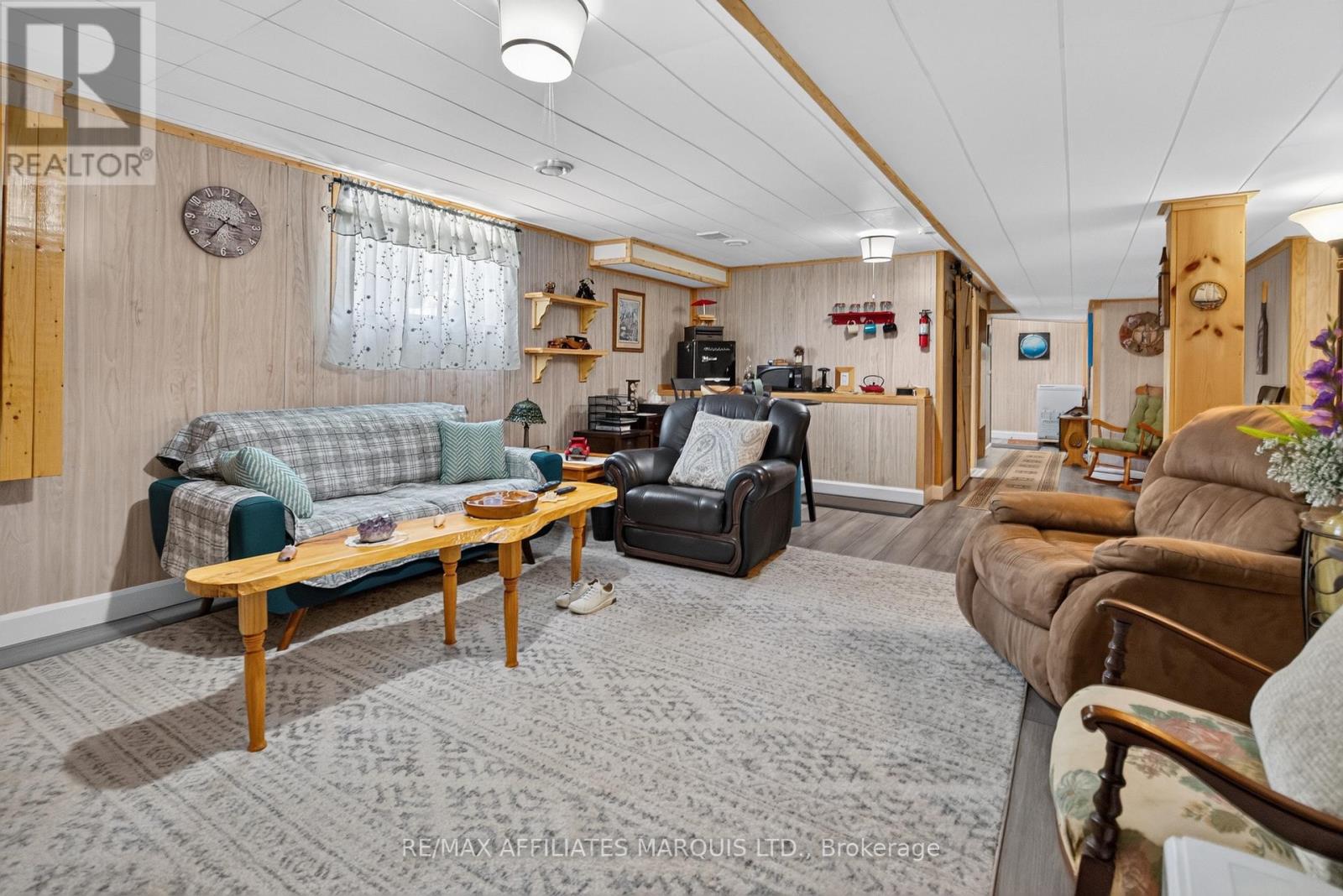 631 ST LAWRENCE STREET - 37