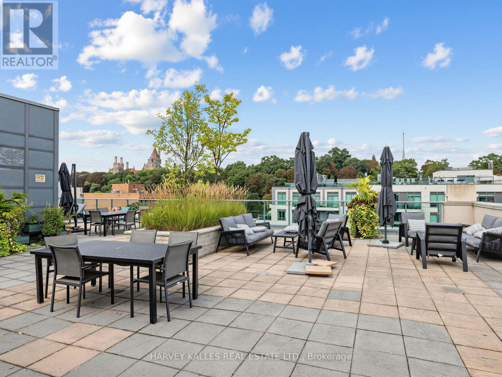 #106 380 MACPHERSON AVENUE - Image 31