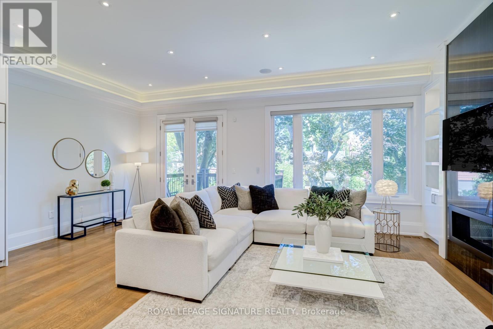 200 SNOWDON AVENUE - 17