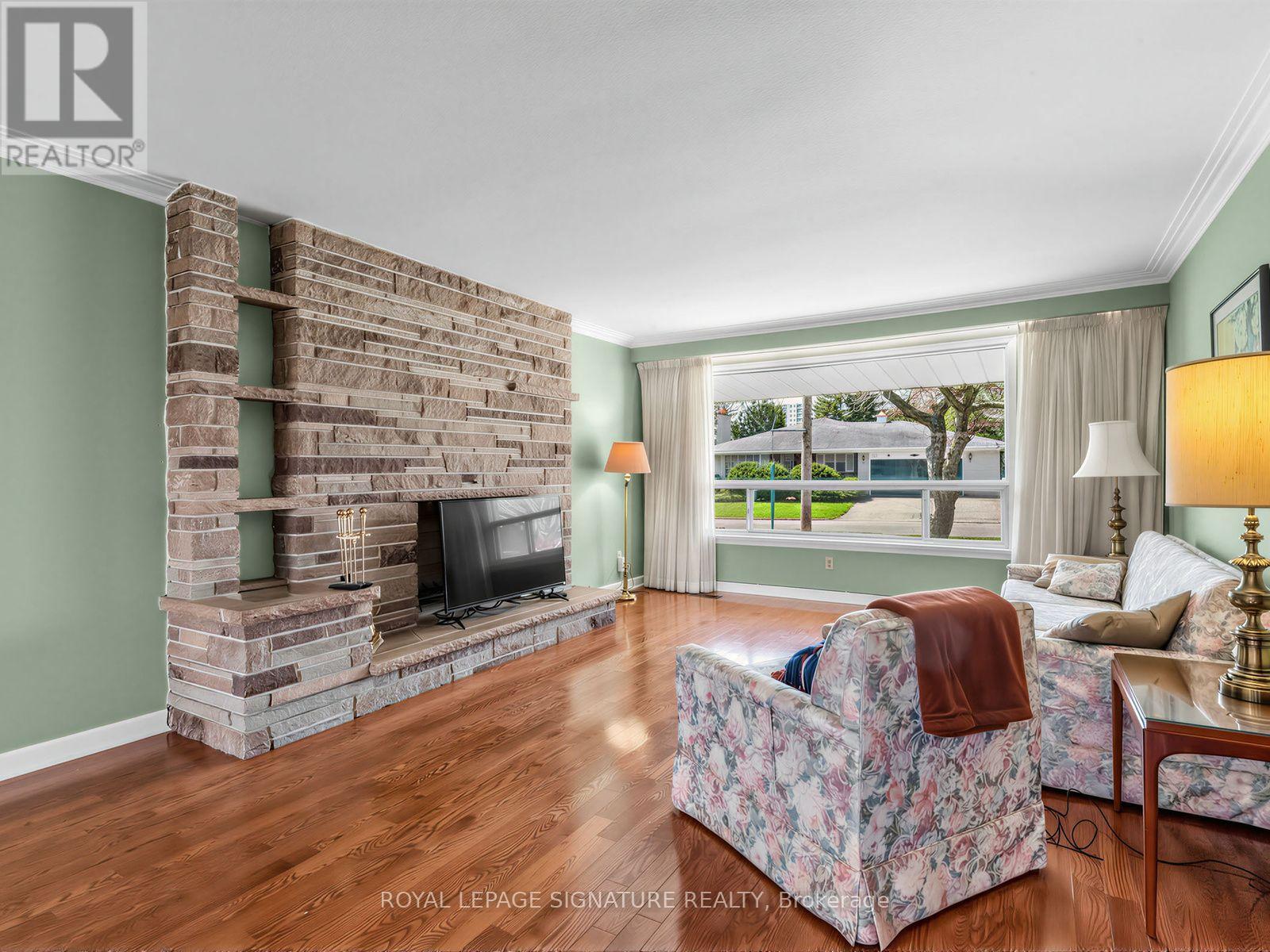 62 DUKINFIELD CRESCENT - 6