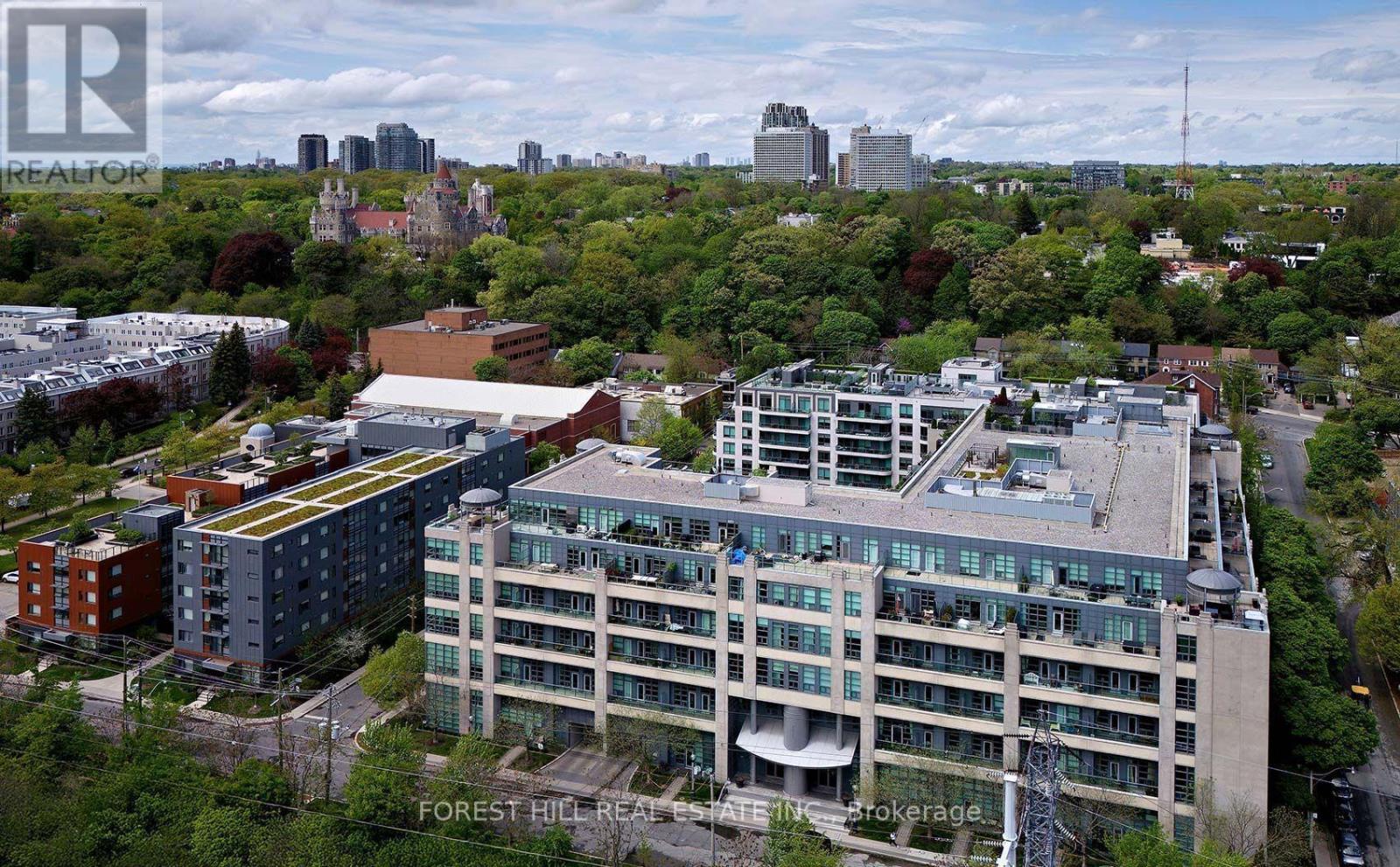 Photo of 380 Macpherson Avenue
