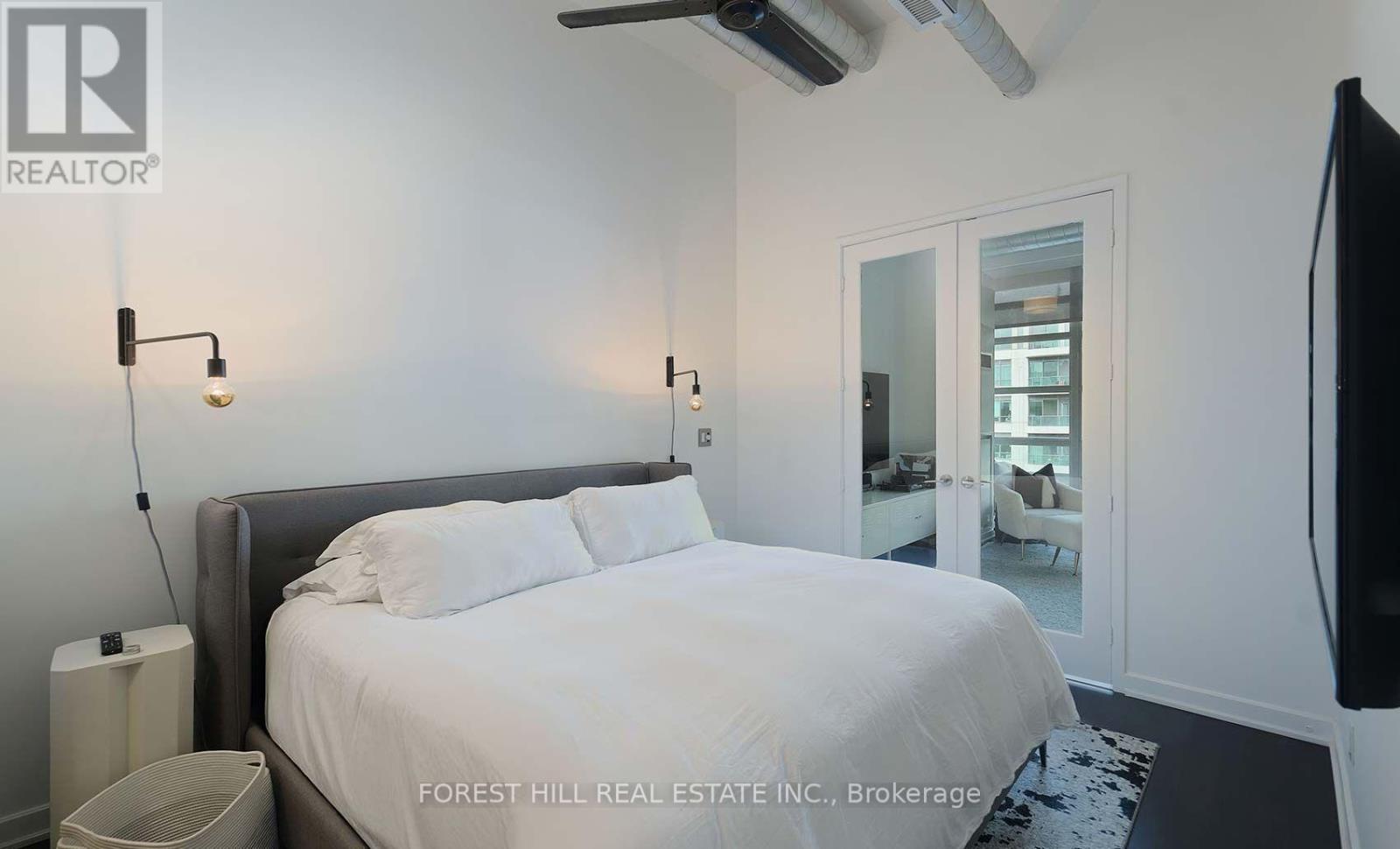 #408 380 MACPHERSON AVENUE - 12