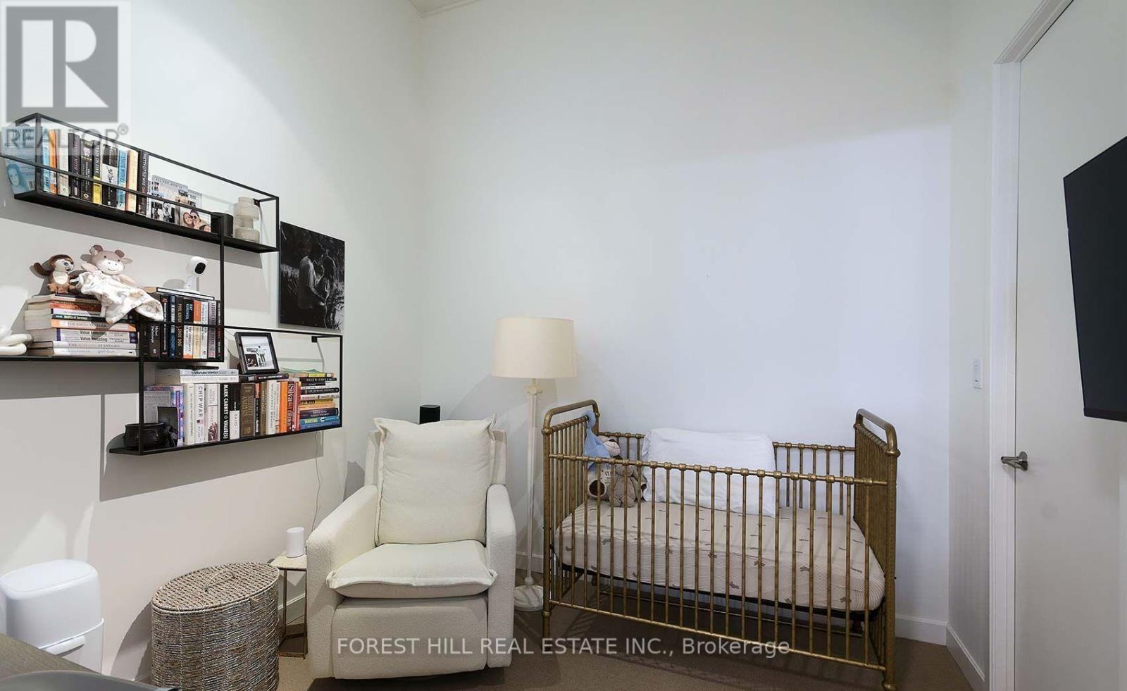 #408 380 MACPHERSON AVENUE - 14