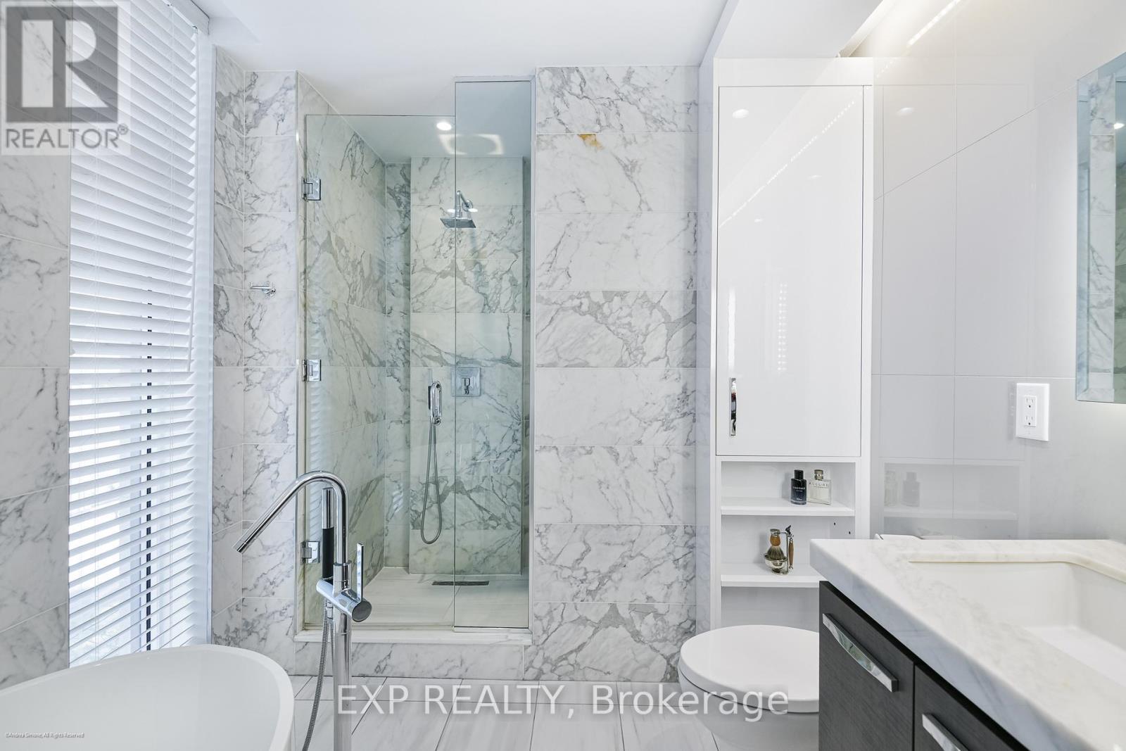1084 BAY STREET - Image 30