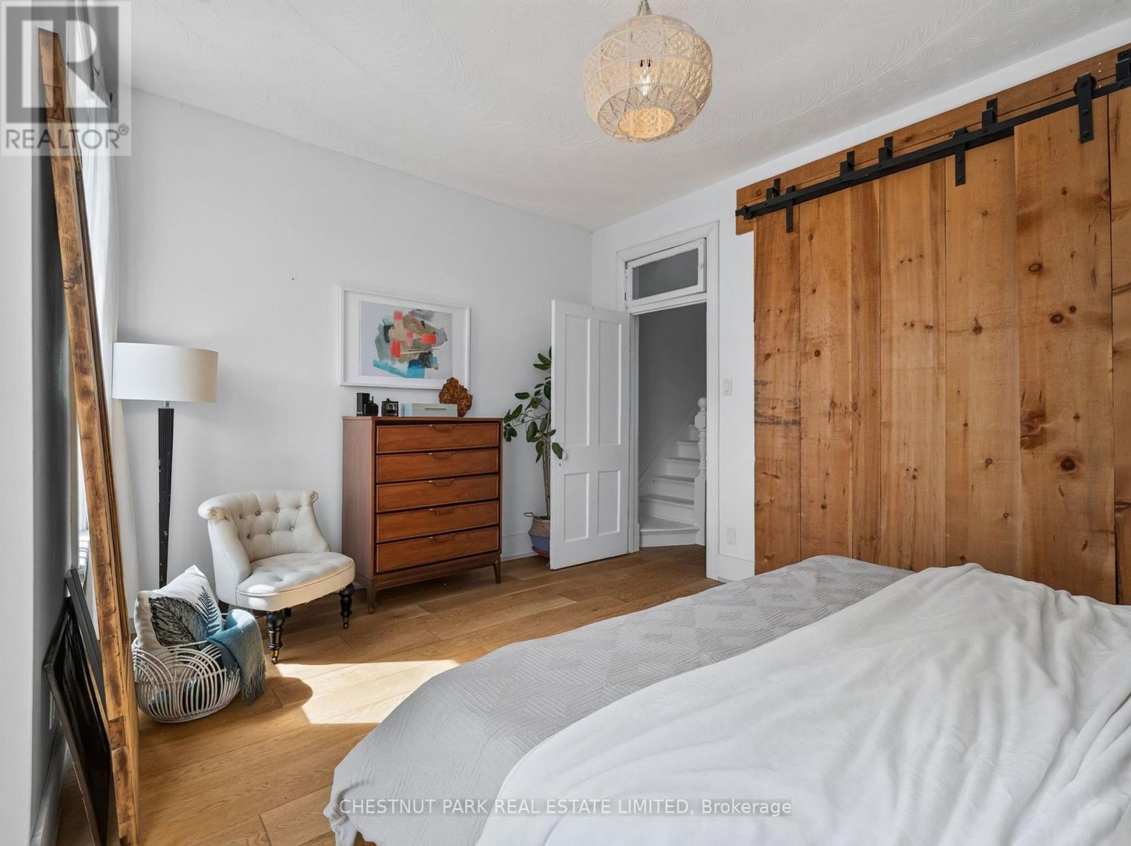 28 ROBINSON STREET - 20