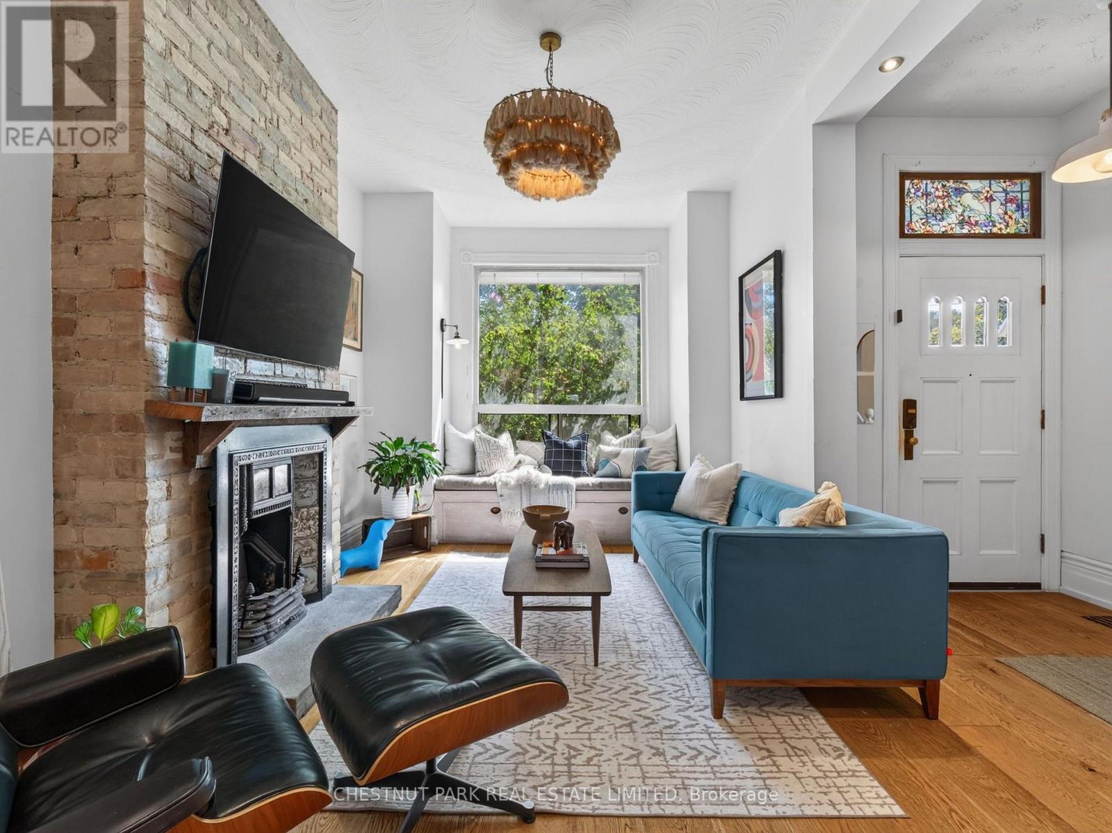 28 ROBINSON STREET - 7