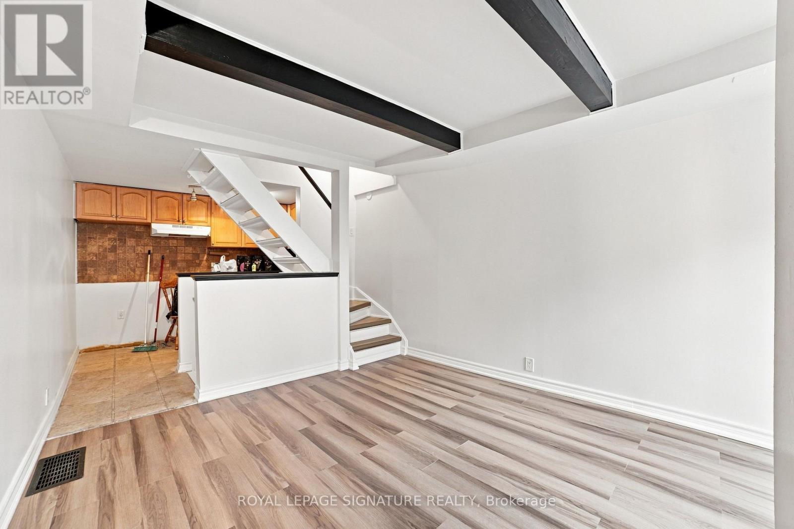 Photo of 325 Jarvis Street