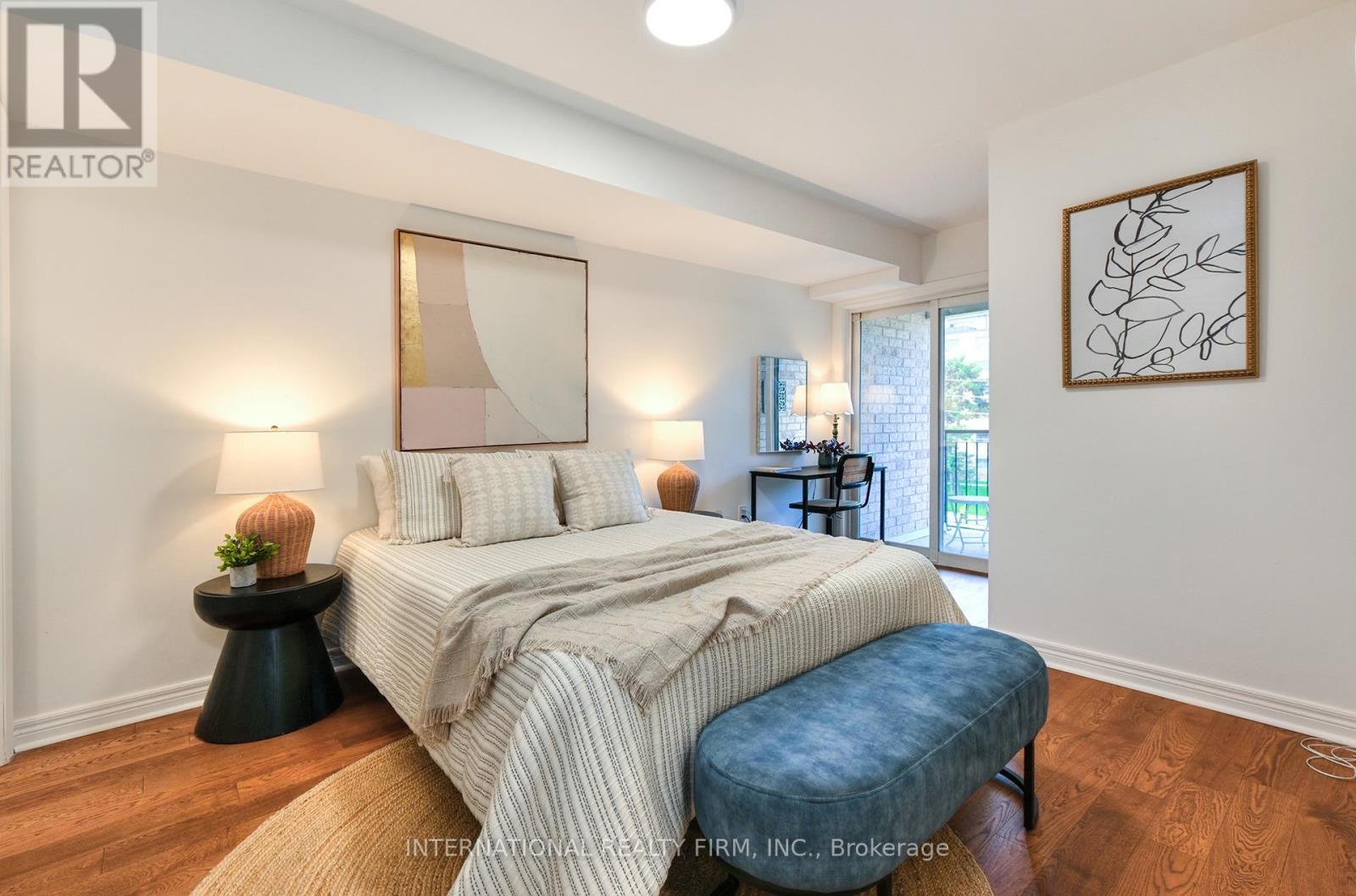 #201 60 AERODROME CRESCENT - 17