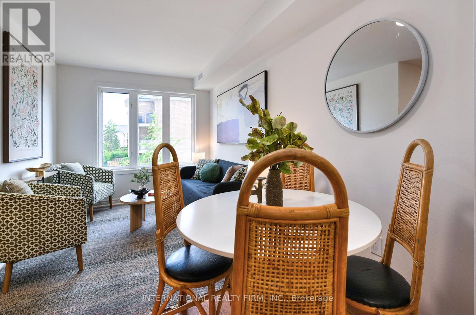 #201 60 AERODROME CRESCENT - 9