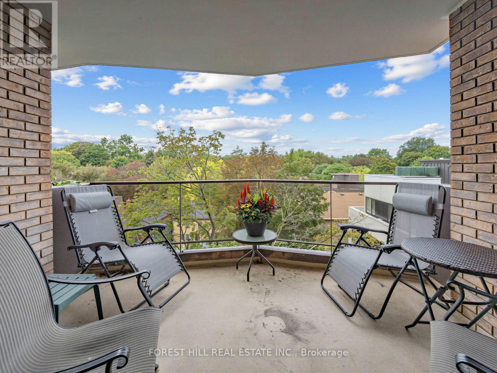 #502 350 LONSDALE ROAD - Image 28