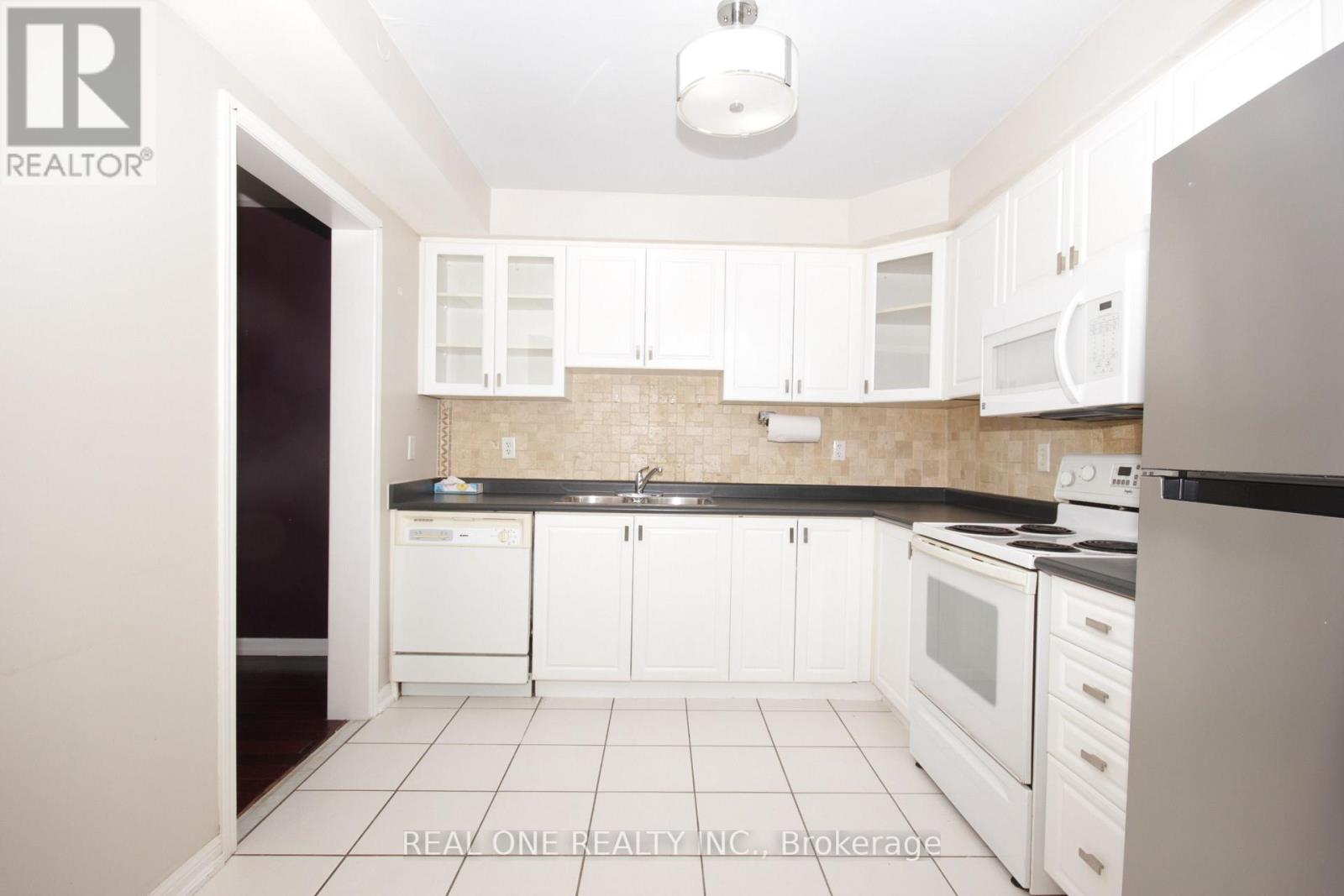12 BONELLO CRESCENT, Whitby (Taunton North) — photo 8