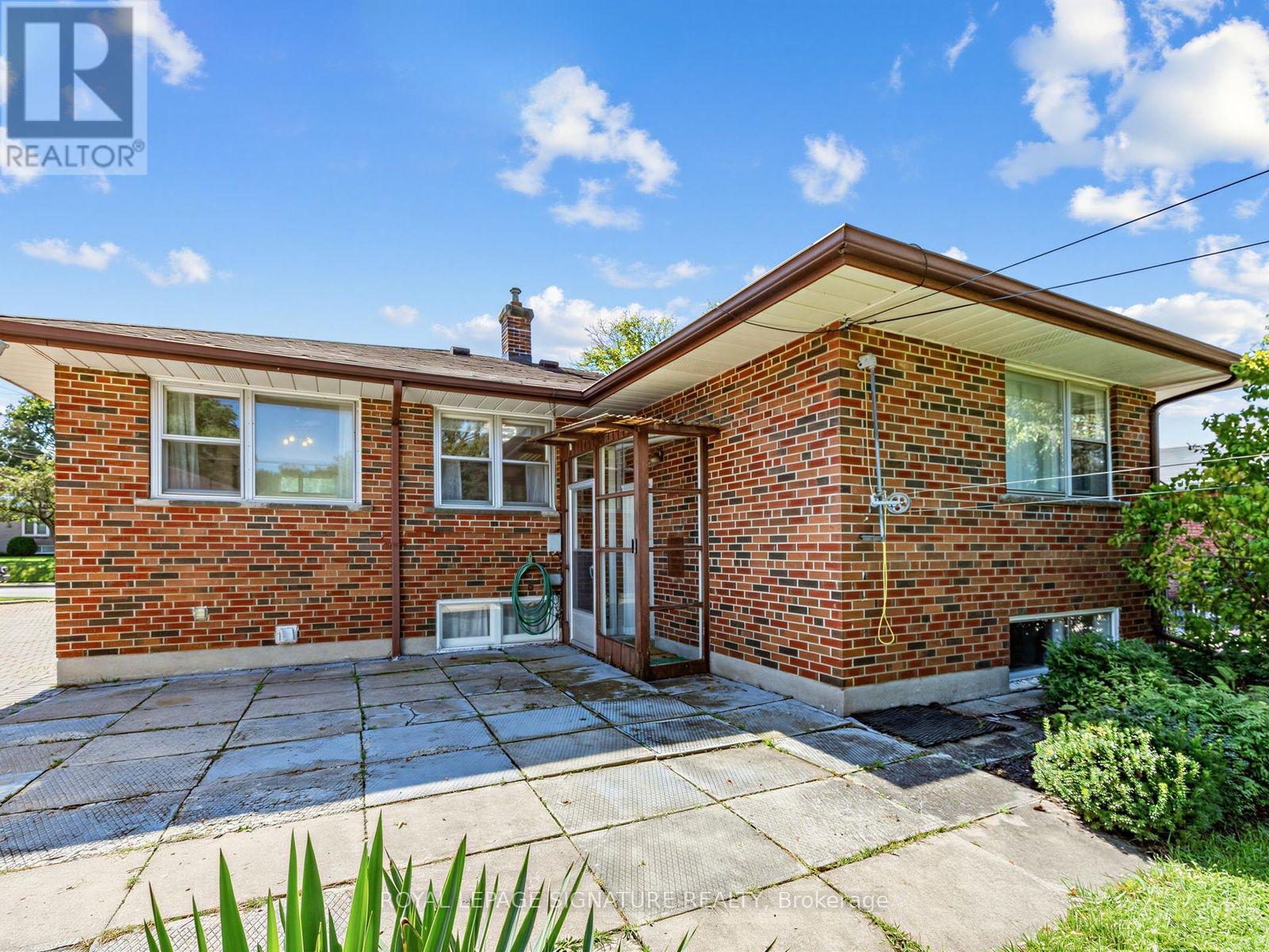 68 BEACHAM CRESCENT - 18
