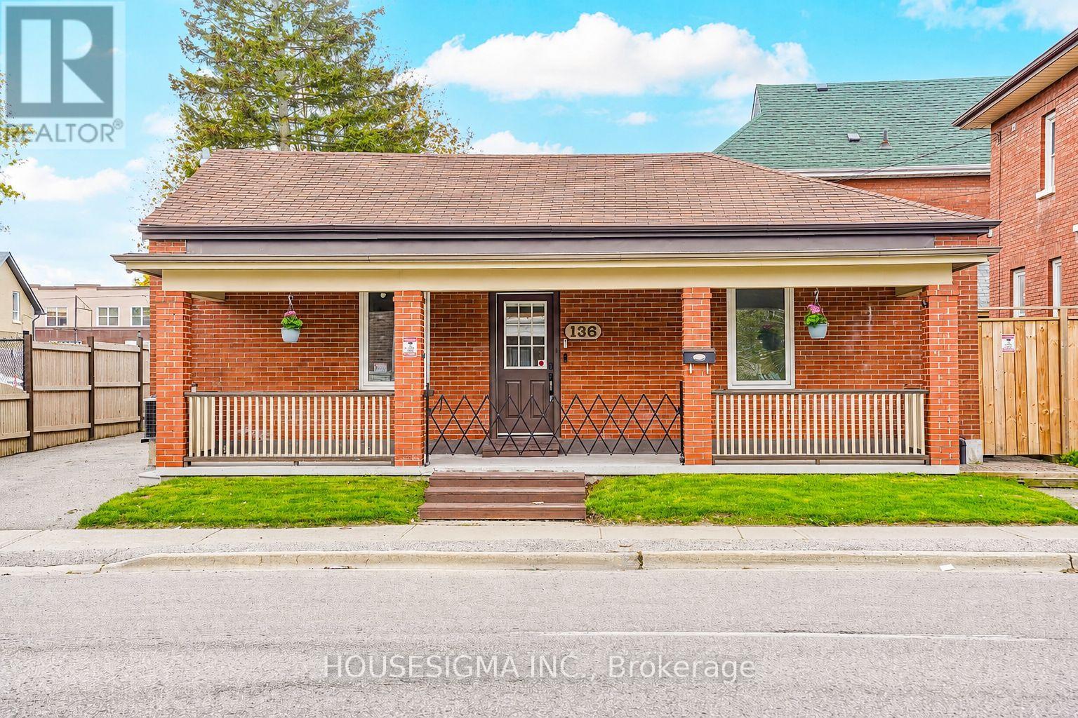 136 CELINA STREET, Oshawa (Central) — photo 2