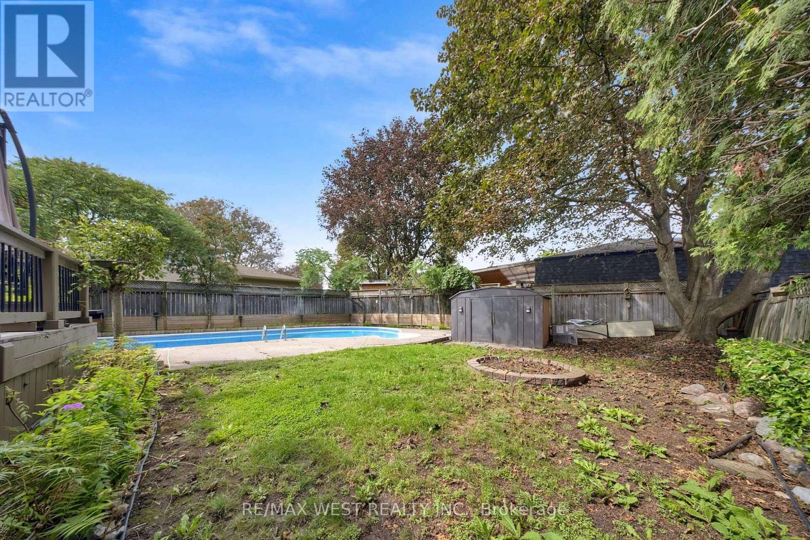 4 FLEMINGTON COURT, Whitby (Lynde Creek) — photo 8