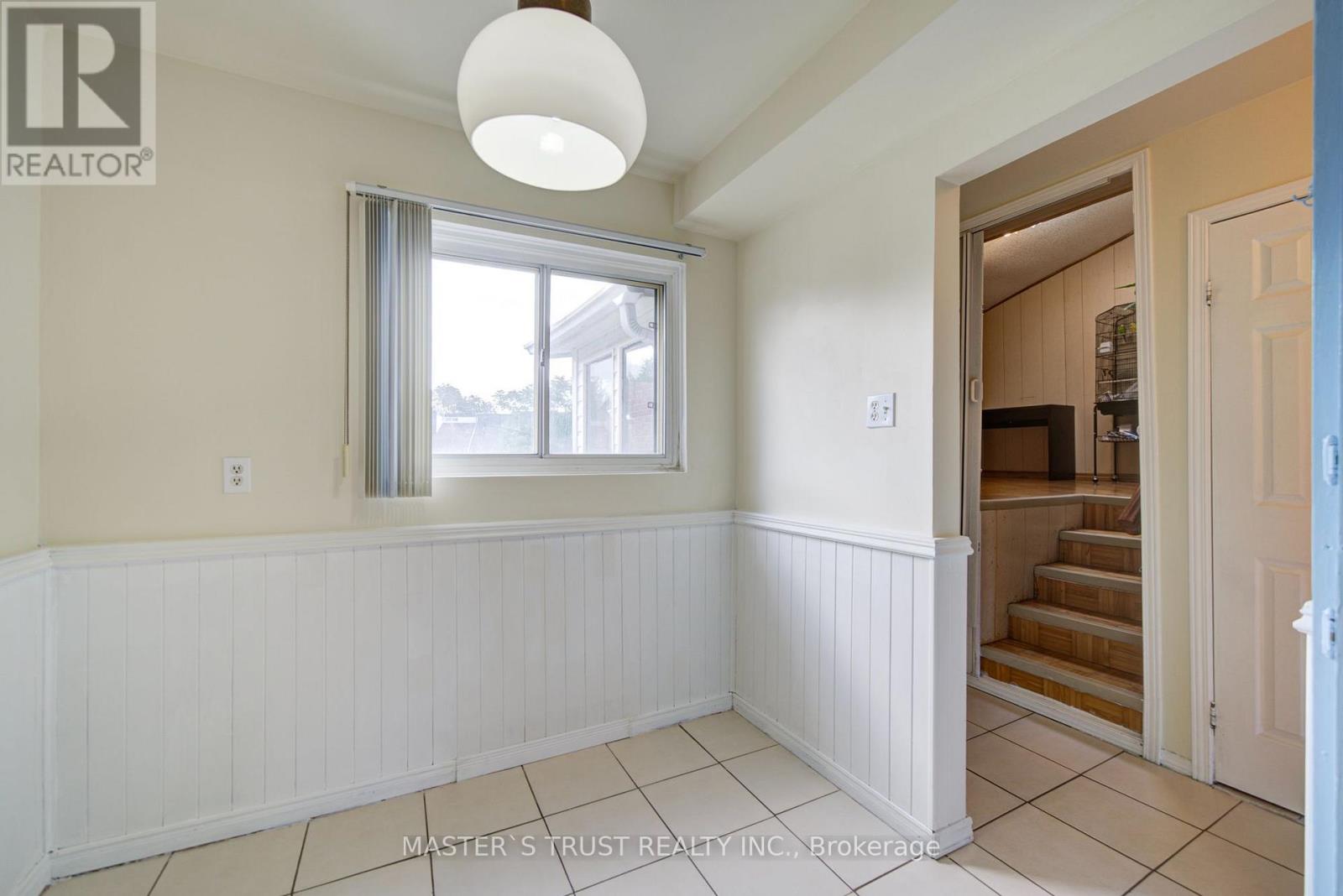 61 WIGGENS COURT - 12