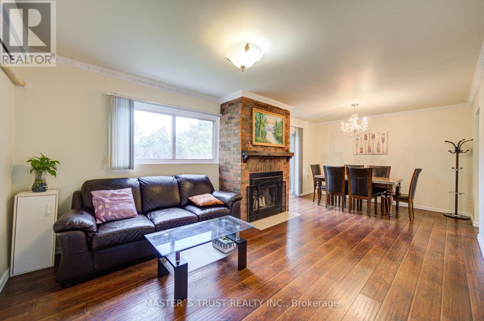 61 WIGGENS COURT - 28