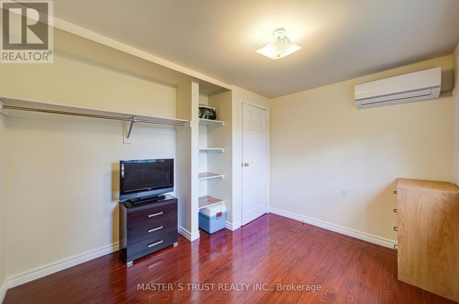 61 WIGGENS COURT - 43