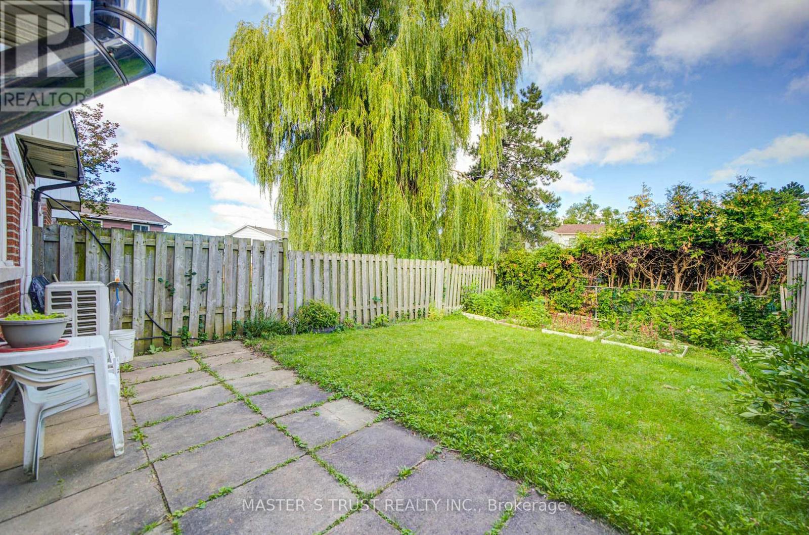 61 WIGGENS COURT - 48