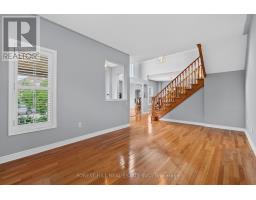 Living room - 2 Foxfield Crescent, Vaughan, ON L4K5G2 Photo 7