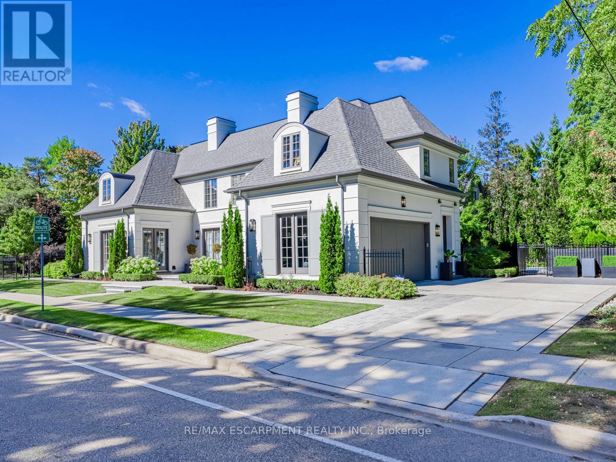 393 Maple Grove Drive, Oakville — photo 1
