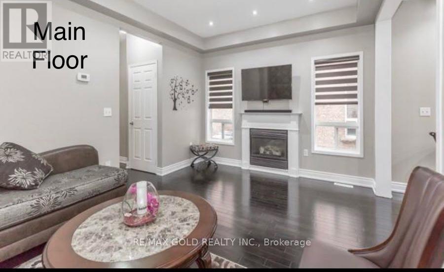 11 RUBYSILVER DRIVE, Brampton (Vales of Castlemore) — photo 6