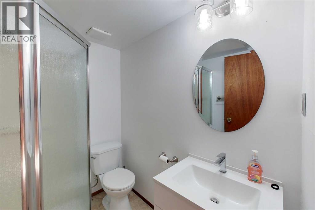 1104 10 Street SE - 15