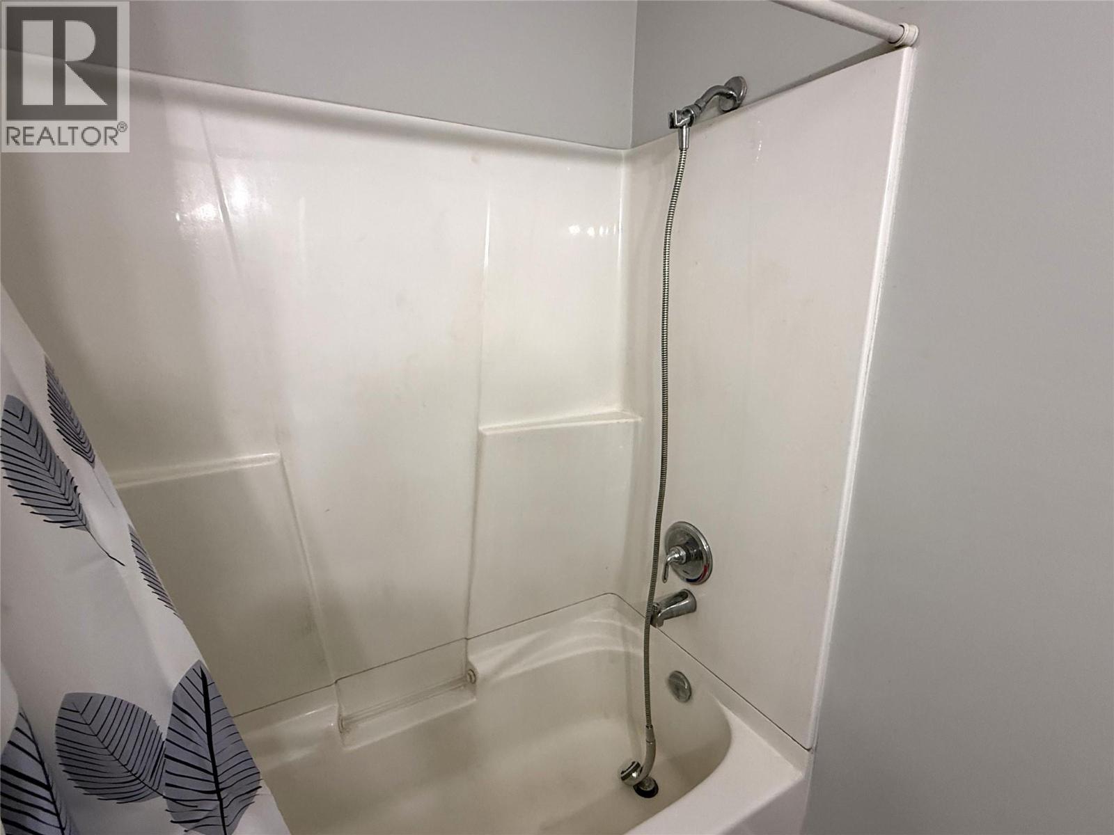 907 Alpine Way - Image 12