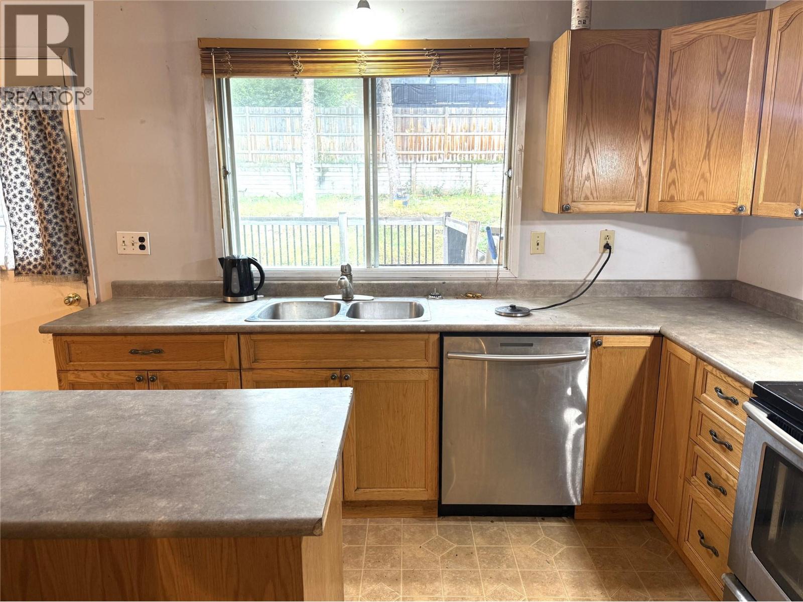 907 Alpine Way - Image 8