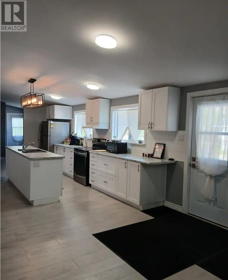 9 Central AVE, Elliot Lake — photo 4