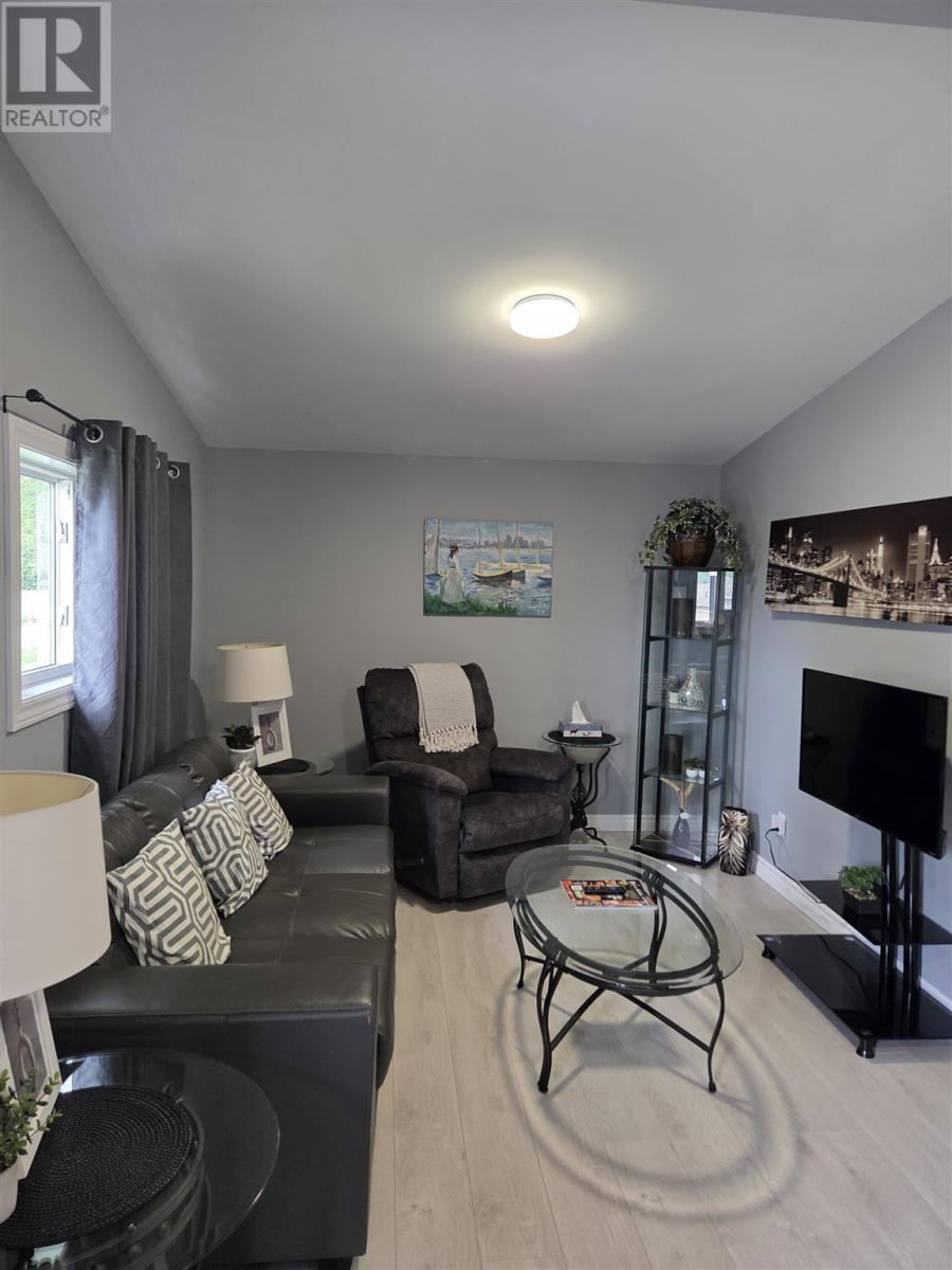 9 Central AVE, Elliot Lake — photo 9