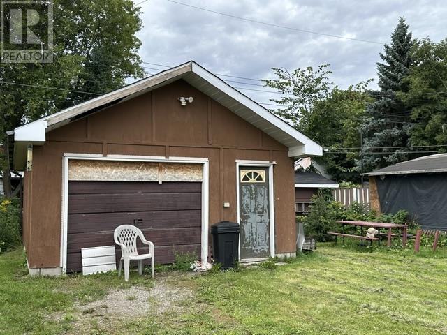 245 John ST - 26