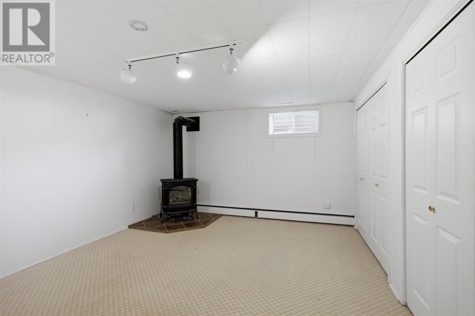 21 Ford ST - Image 22
