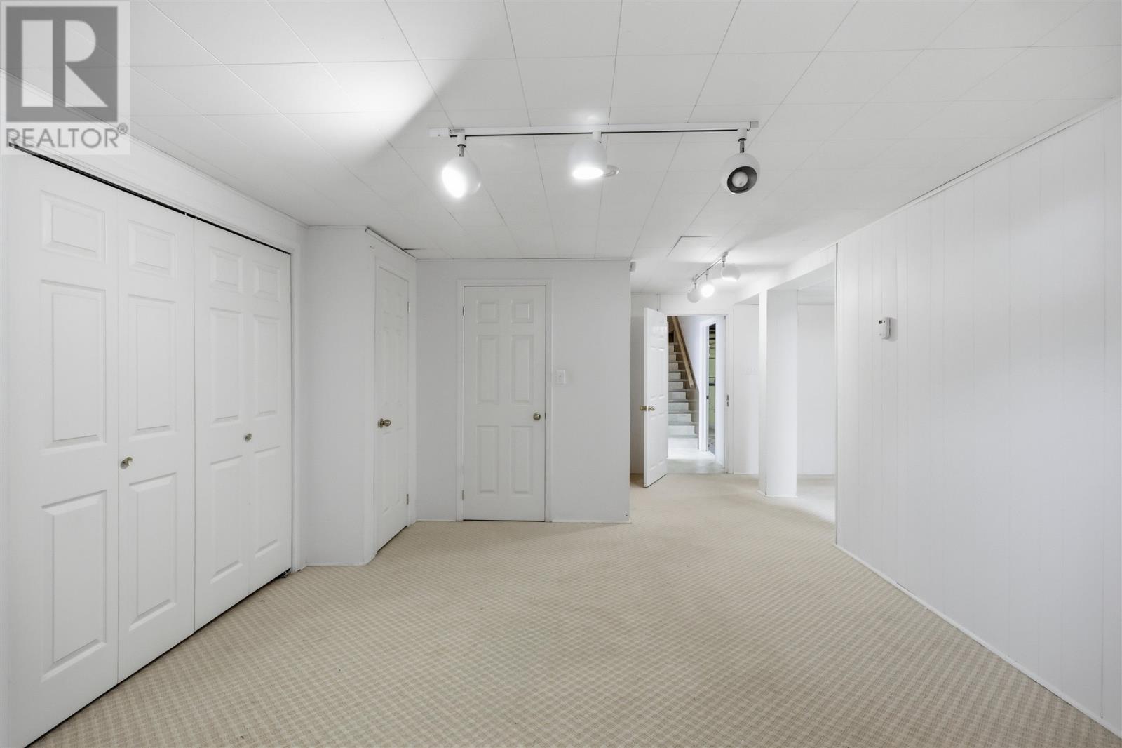 21 Ford ST - Image 25