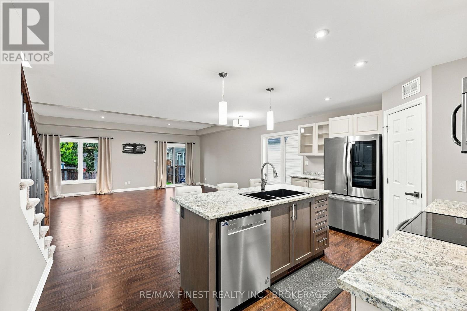 1660 CRIMSON CRESCENT - 17