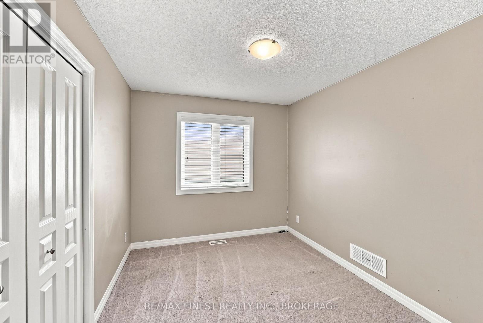 1660 CRIMSON CRESCENT - 37