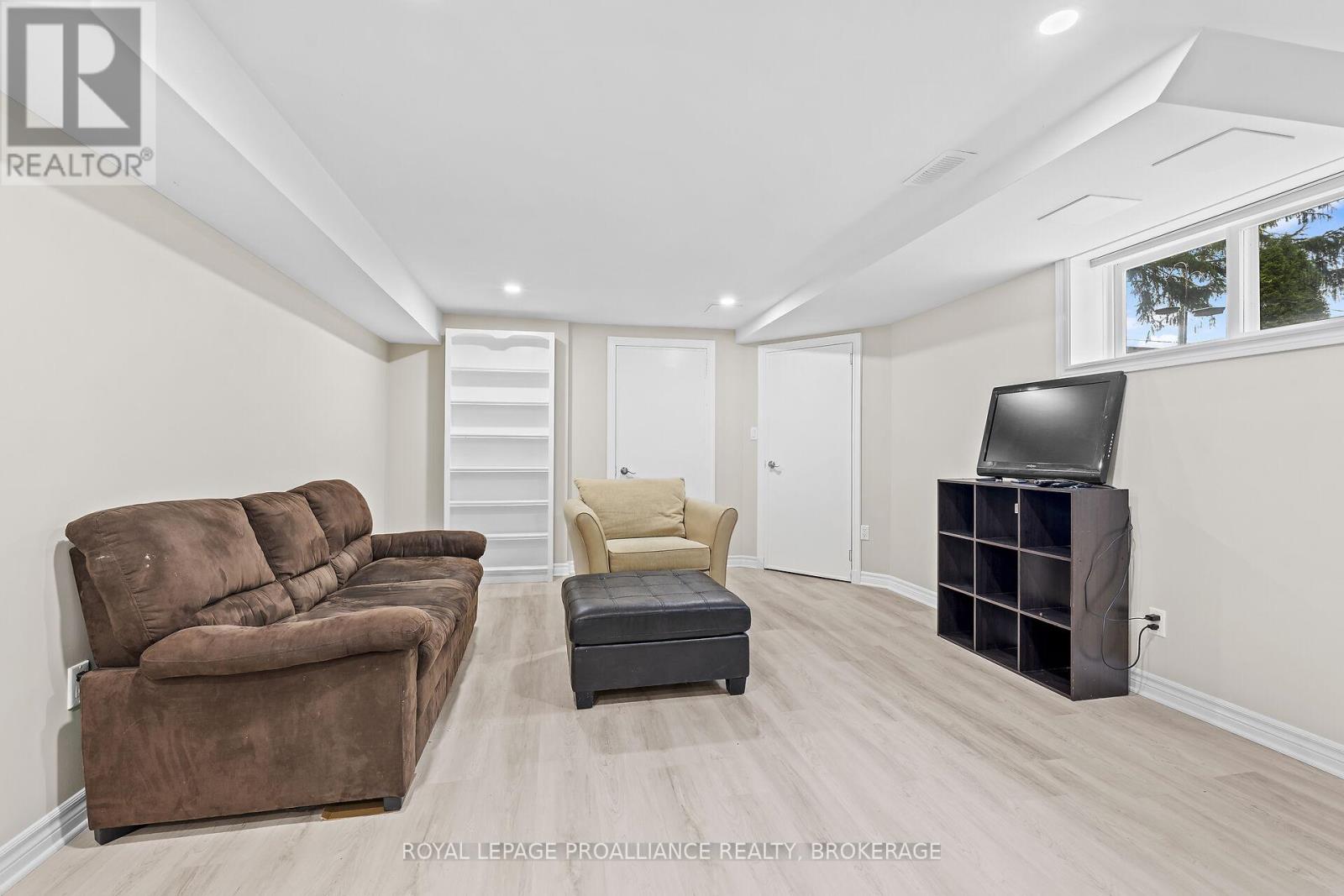 2112 BURBROOK ROAD - 31