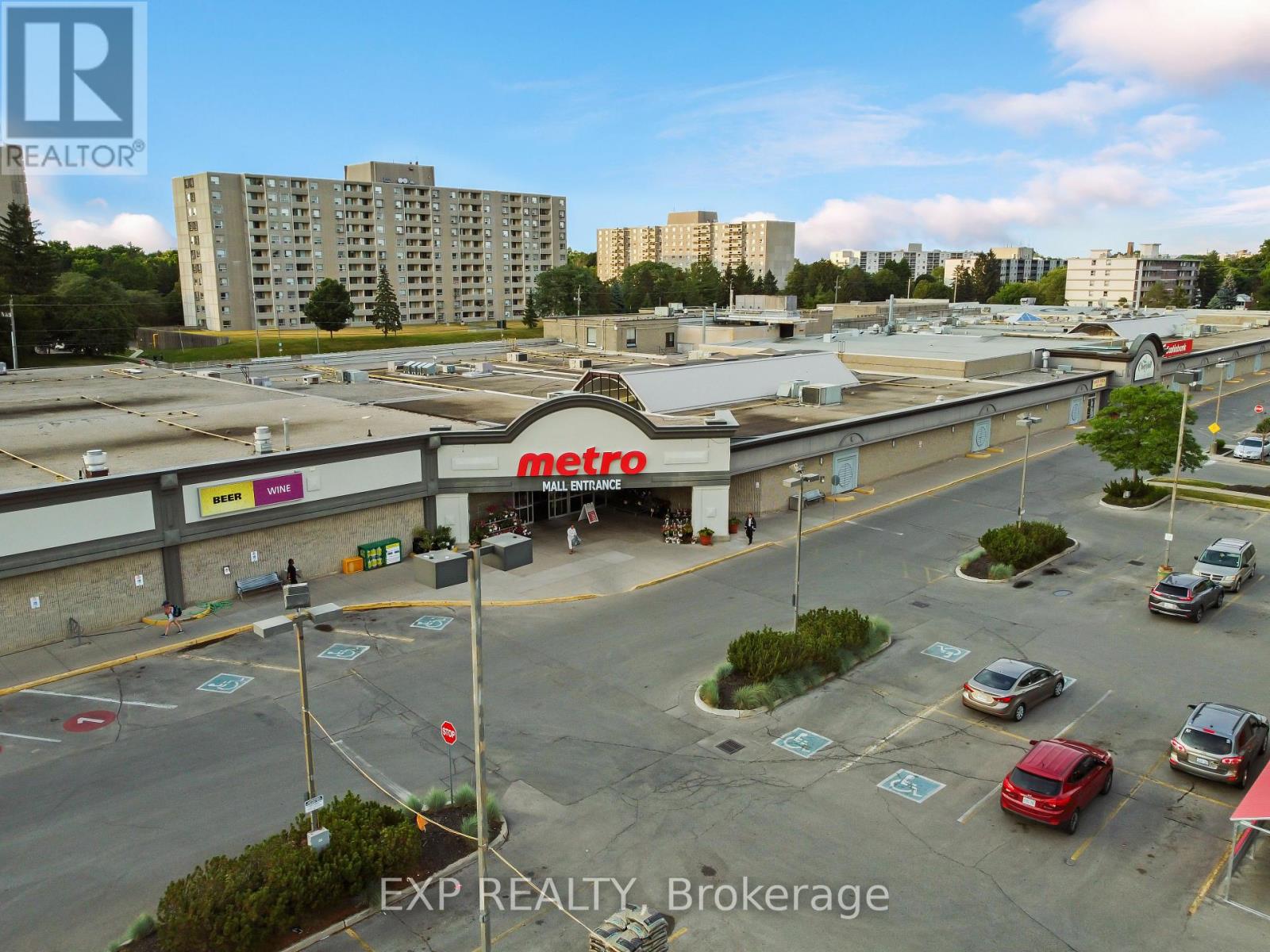 15 - 301 OXFORD STREET W