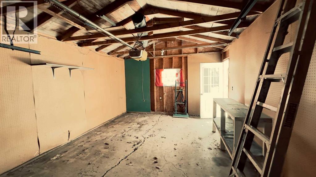 5115 46 Street - 29